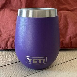 NWOT Yeti Rambler 10oz. Wine Tumbler